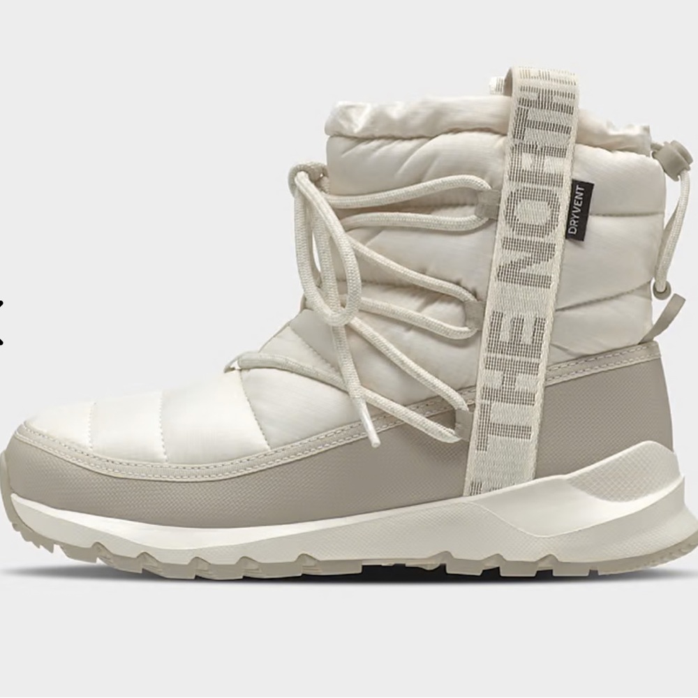 North face Women’s ThermoBall Lace Up Waterproof Boots sz 9